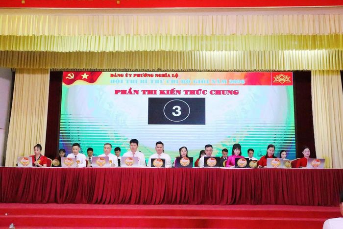 Các thí sinh tranh tài tại các phần thi.