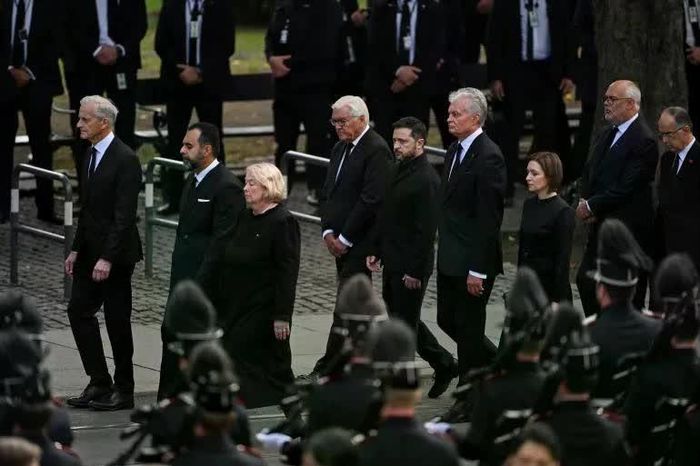 Tổng thống Ukraine Volodymyr Zelensky cùng lãnh đạo Đức, Litva và Moldova tham dự lễ tang Nhà vua Na Uy Harald V tại Oslo. Ảnh: Reuters.