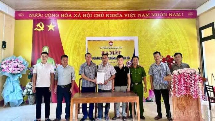 Mặt trận Tổ quốc phối hợp ra mắt mô hình "Dòng họ Đặng không ma túy" ở xã Xuân Ái.