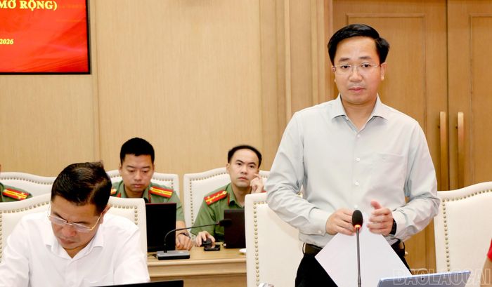 Các đại biểu tham gia thảo luận tại phiên họp.