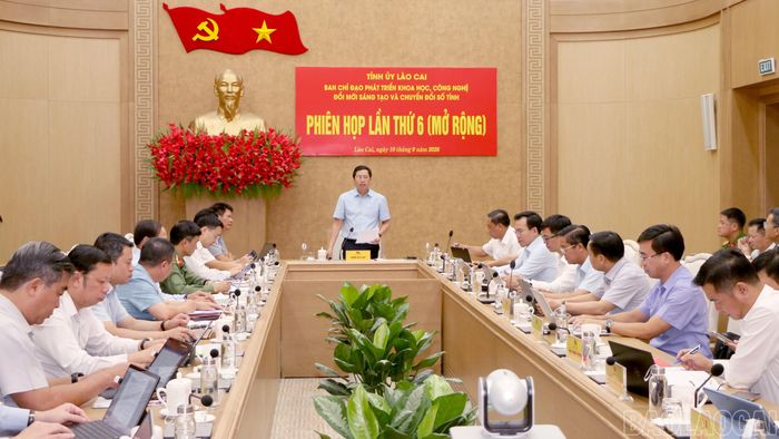 Bí thư Tỉnh ủy Dương Quốc Huy phát biểu kết luận phiên họp.