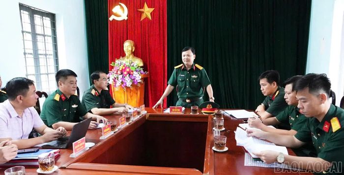 Đại tá Đặng Xuân Thành - Chủ nhiệm Hậu cần - Kỹ thuật Quân khu phát biểu kết luận buổi làm việc.