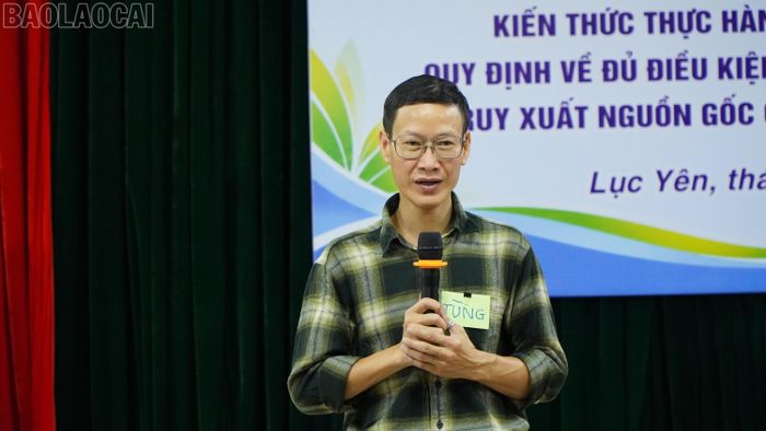 Chuyên gia của Trung tâm Hỗ trợ Phát triển Nông nghiệp hữu cơ (CODAS) truyền đạt kiến thức tại hội thảo.