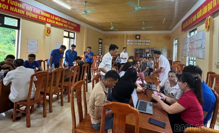 Quang cảnh ngày hội.