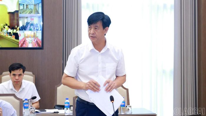 Đồng chí Phan Trung Bá - Phó Chủ tịch UBND tỉnh phát biểu tại hội nghị.