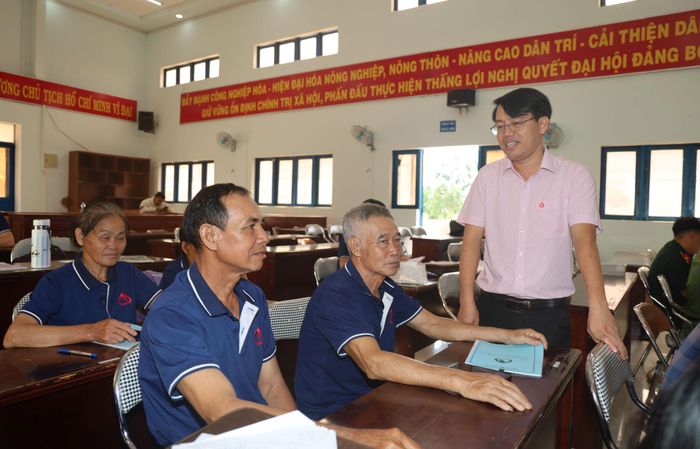 Các tổ trưởng tổ vay vốn là người DTTS đóng vai trò quan trọng ở các buôn, bon nên Ngân hàng Chính sách xã hội Krông Nô thường xuyên tổ chức họp, gặp mặt, trao đổi để phát huy đội ngũ trên địa bàn