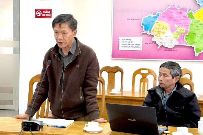 Đại diện Trung tâm Kiểm soát bệnh tật Lâm Đồng thông tin về tiến độ làm sạch dữ liệu HIV/AIDS