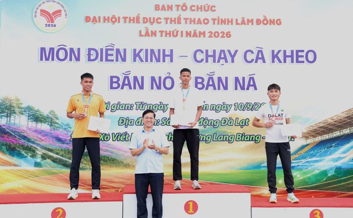 Các VĐV đoạt giải ở nội dung 1.500 m nam