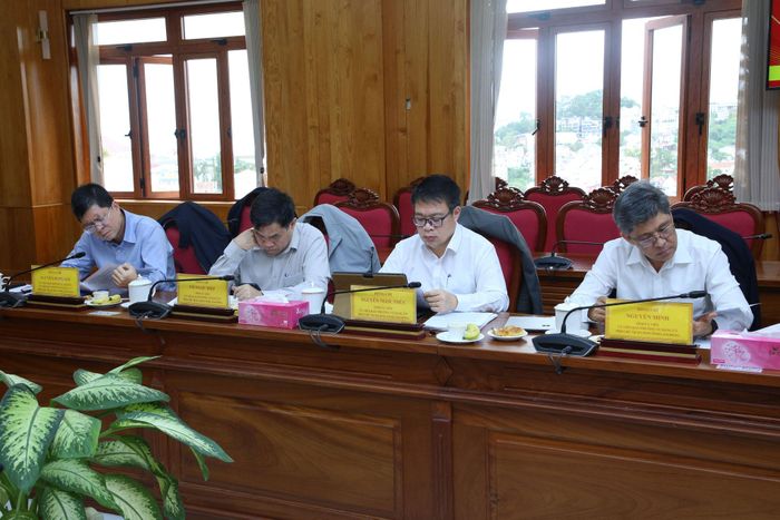 Các đồng chí Phó Chủ tịch UBND tỉnh Lâm Đồng tham dự buổi làm việc