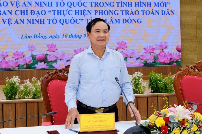 Thứ trưởng Bộ Nông nghiệp và Môi trường Võ Văn Hưng phát biểu tại buổi làm việc