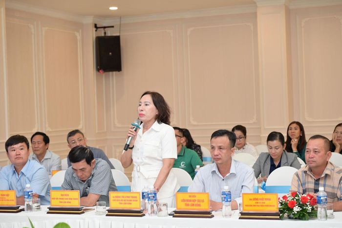 Đại diện các doanh nghiệp có ý kiến tại hội nghị