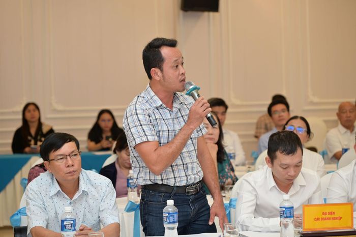 Đại diện một số hợp tác xã có ý kiến tại cuộc họp