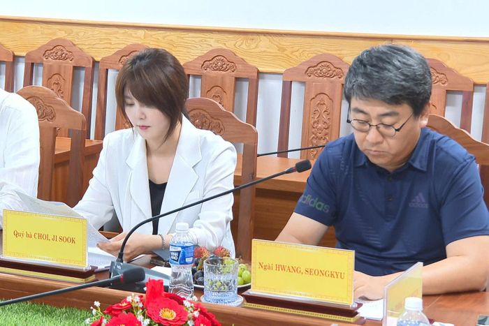 Các đại biểu phía Hàn Quốc tham dự buổi làm việc