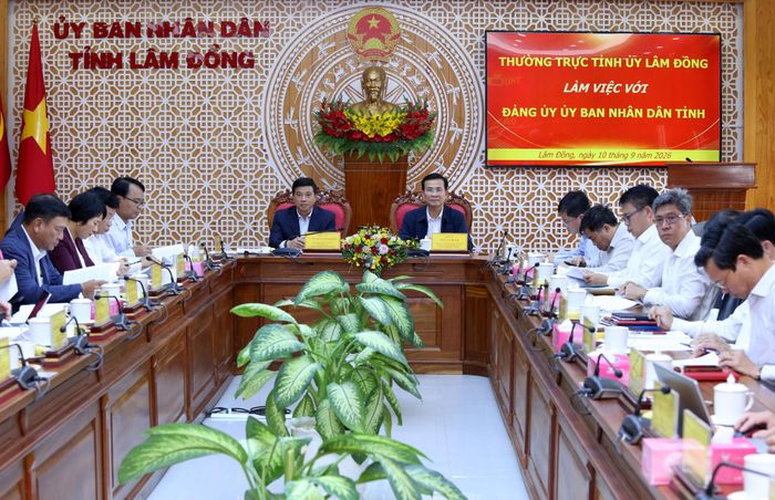 Quang cảnh hội nghị