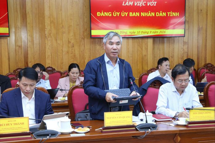 Ủy viên Ban Thường vụ Tỉnh ủy, Chủ nhiệm Ủy ban Kiểm tra Tỉnh ủy Nguyễn Văn Quang đề xuất Đảng ủy UBND tỉnh xử lý nghiêm các trường hợp vi phạm lâm luật