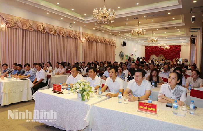 Các đại biểu dự hội nghị.