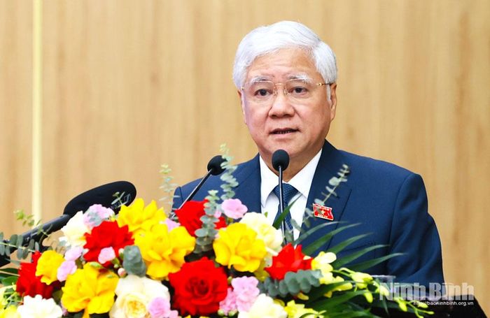 Đồng chí Đỗ Văn Chiến, Ủy viên Bộ Chính trị, Phó Chủ tịch Thường trực Quốc hội, Phó Trưởng Ban Chỉ đạo Trung ương về phát triển khoa học, công nghệ, đổi mới sáng tạo và chuyển đổi số phát biểu tại hội nghị.