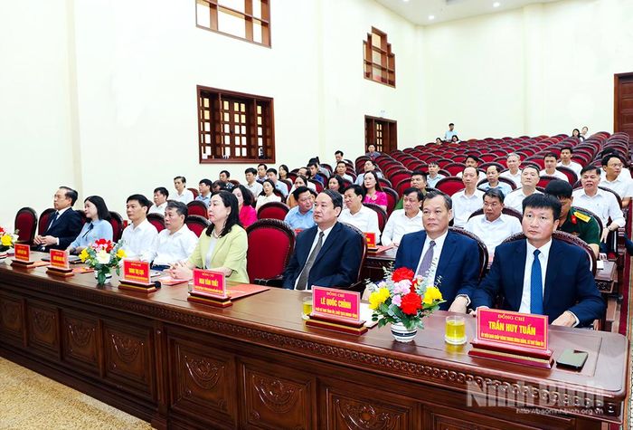 Các đại biểu dự hội nghị.