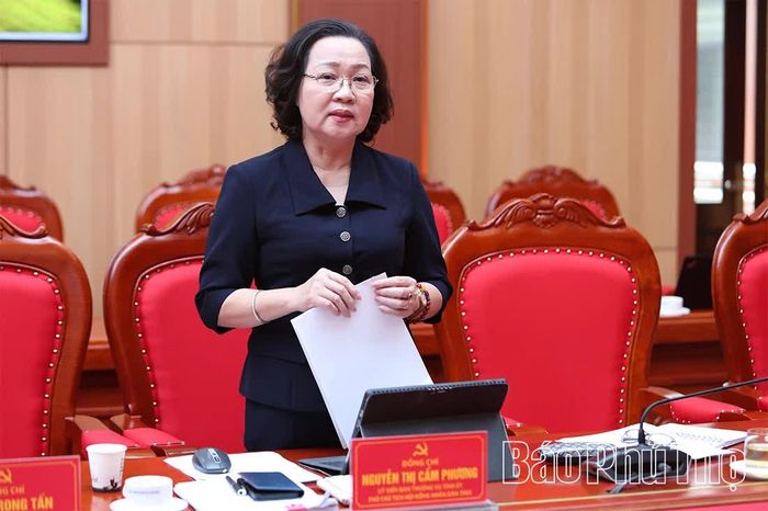 Đồng chí Phó Chủ tịch HĐND tỉnh Nguyễn Thị Cẩm Phương báo cáo dự kiến chương trình Kỳ họp thứ Năm, HĐND tỉnh khóa XX, nhiệm kỳ 2026-2031.