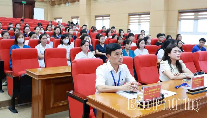 Các đại biểu dự hội thảo.