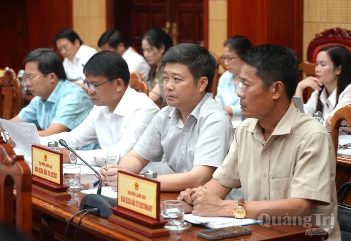 Các đại biểu tham dự phiên họp - Ảnh: T.Đ