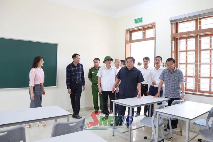 Đoàn công tác kiểm tra tại Trường nội trú TH -THCS Mường Hung.
