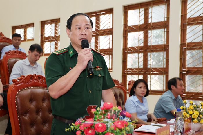 Lãnh đạo Trung tâm Giáo dục Quốc phòng và An ninh giải đáp các nội dung thảo luận