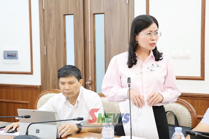 Lãnh đạo Sở Khoa học và Công nghệ báo cáo tại cuộc họp.