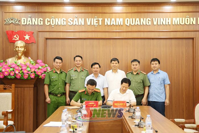 Văn phòng Tỉnh ủy và Công an tỉnh ký kết bàn giao nhiệm vụ Cơ quan Thường trực của Ban Chỉ đạo.