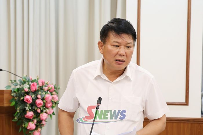 Đồng chí Lò Minh Hùng, Phó Bí thư Thường trực Tỉnh ủy, Chủ tịch HĐND tỉnh phát biểu tại cuộc họp.