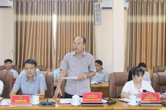 Lãnh đạo xã Thắng Mố phát biểu tại buổi làm việc.