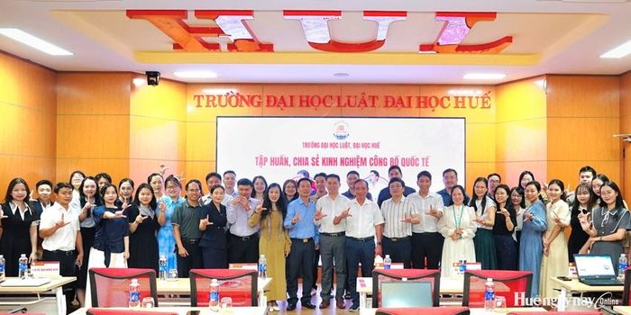 Các đại biểu tham dự hội thảo.