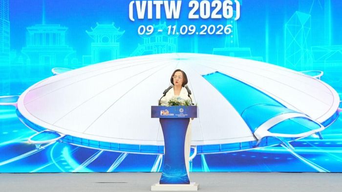 Bà Lý Hoa Liên, Phó Tổng giám đốc Phát triển Kinh doanh và Đối ngoại,Trung tâm Triển lãm Việt Nam (VEC) phát biểu tại sự kiện