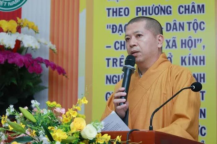 Đại đức Thích Thiện Danh thay mặt Ban Thường trực Ban Trị sự đã công bố quyết định thành lập Ban Quản trị và bổ nhiệm trụ trì 