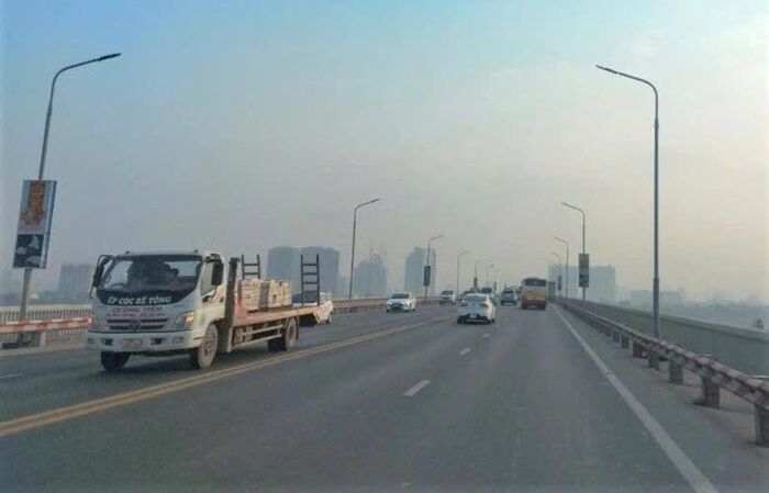 Hà Nội hạn chế xe tải từ 2 tấn và xe khách từ 16 chỗ qua cầu Thăng Long từ ngày 15/9 (Ảnh minh họa).