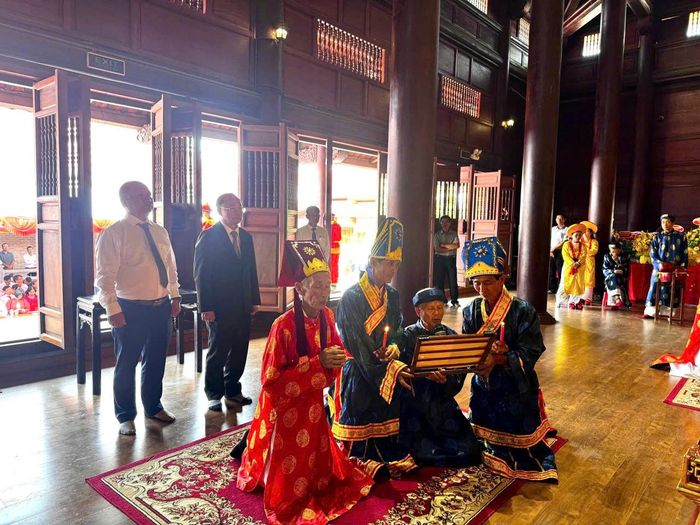 Không chỉ mang ý nghĩa tưởng niệm, lễ giỗ còn là dịp giáo dục truyền thống yêu nước, đạo lý “Uống nước nhớ nguồn”, góp phần bảo tồn và phát huy những giá trị lịch sử, văn hóa của vùng đất Tây Sơn. Qua đó, các giá trị của di tích tiếp tục được lan tỏa đến thế hệ trẻ và du khách gần xa.