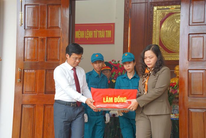 Bên cạnh việc lấy mẫu tại các nghĩa trang, tỉnh Lâm Đồng tiếp tục triển khai tìm kiếm, quy tập hài cốt liệt sĩ còn nằm ngoài nghĩa trang.