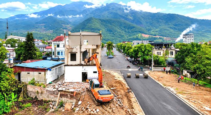 Công trình do Ban Quản lý Đầu tư xây dựng tỉnh Lai Châu làm chủ đầu tư, hai đơn vị thi công gồm Công ty TNHH xây dựng Hòa Lý và Công ty Cổ phần xây dựng Trường Giang. UBND xã Bình Lư là đơn vị tiếp nhận, quản lý khai thác công trình sau bàn giao. Hồ sơ hoàn công và hồ sơ quản lý chất lượng được bàn giao đầy đủ để phục vụ công tác quản lý, vận hành.