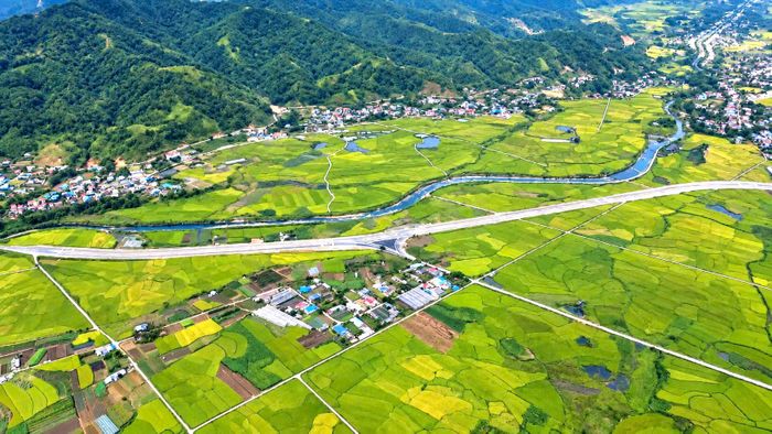 Việc hoàn thành và bàn giao công trình đánh dấu bước chuyển từ giai đoạn đầu tư, xây dựng sang quản lý, khai thác. 