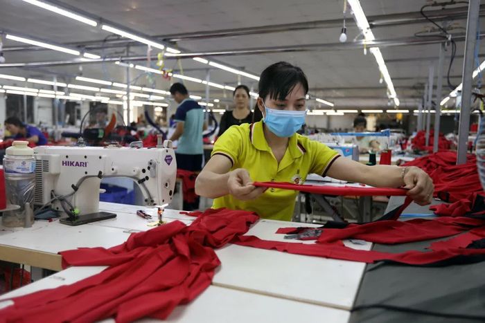 Quy định mới đã nâng ngưỡng khấu trừ thuế thu nhập cá nhân tại nguồn từ 2 triệu đồng/lần chi trả lên mức 5 triệu đồng/lần chi trả. Ảnh: Tuấn Nguyễn