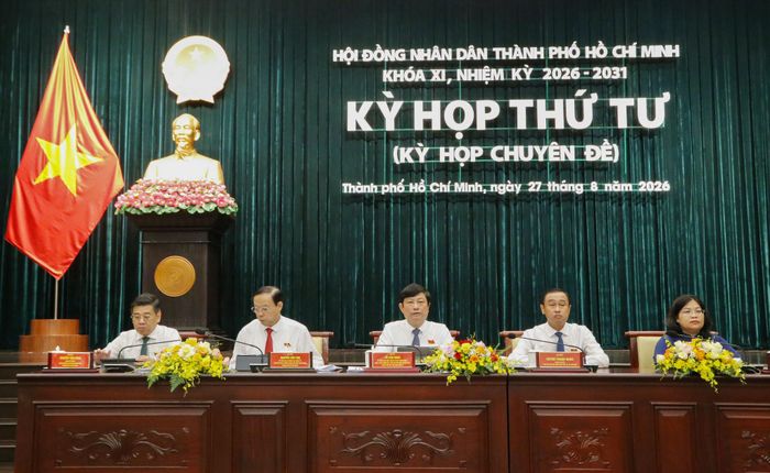 Tại Kỳ họp thứ Tư, HĐND thành phố Hồ Chí Minh đã thông qua Nghị quyết quy định một số nội dung về xây dựng, ban hành văn bản quy phạm pháp luật để tổ chức thi hành Luật Phát triển đô thị trên địa bàn. Ảnh: Lê Hoa