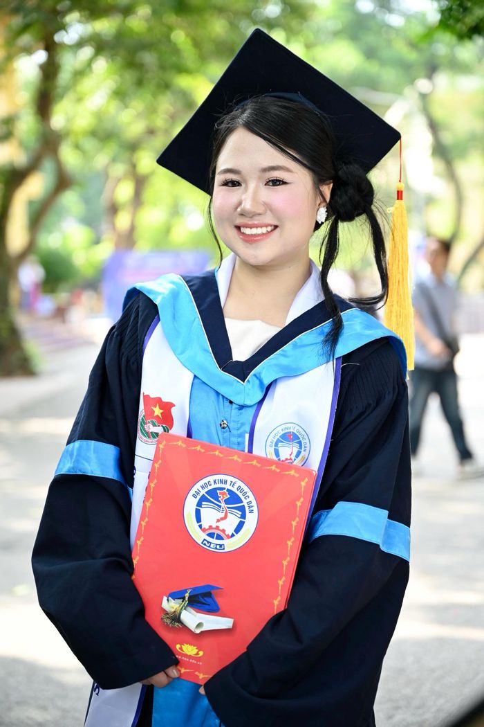 Vũ Thị Ánh Ngọc _Thủ khoa đầu ra ngành Kinh tế đầu tư. Ảnh: NVCC