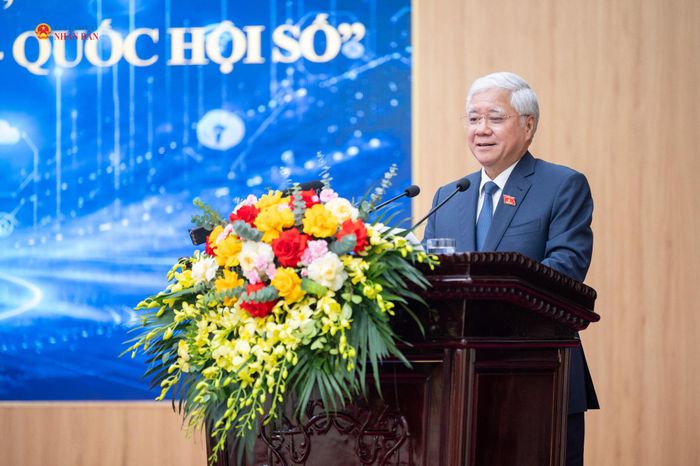 Phó Chủ tịch Thường trực Quốc hội Đỗ Văn Chiến phát biểu tại hội nghị