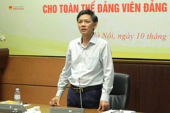 Bí thư Đảng ủy, Chủ tịch Hội đồng Dân tộc Lâm Văn Mẫn phát biểu tại hội nghị
