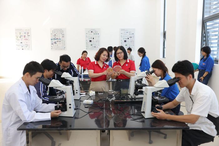Một phòng thí nghiệm của Trường Đại học Công nghệ - ĐHQGHN