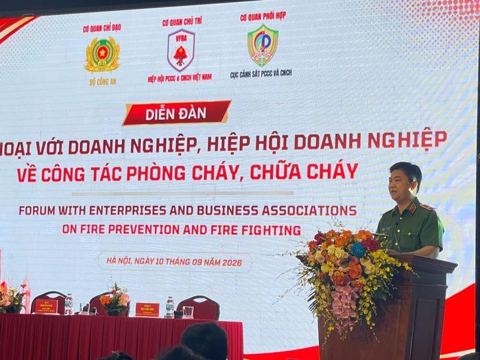 Thiếu tướng Dương Đức Hải phát biểu tại diễn đàn