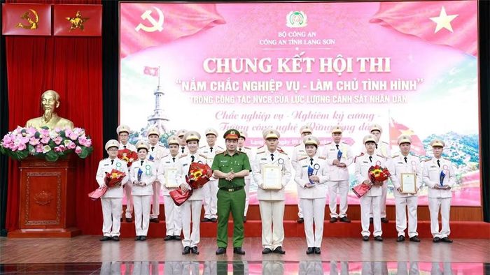 Đội thi Phòng Cảnh sát phòng cháy chữa cháy và cứu nạn, cứu hộ đoạt giải nhất.