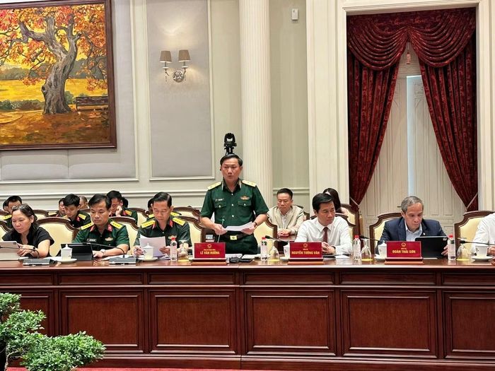 Phó Tổng Tham mưu trưởng Quân đội nhân dân Việt Nam Lê Văn Hướng đã giới thiệu những nội dung của Luật Phòng, chống phổ biến vũ khí hủy diệt hàng loạt.