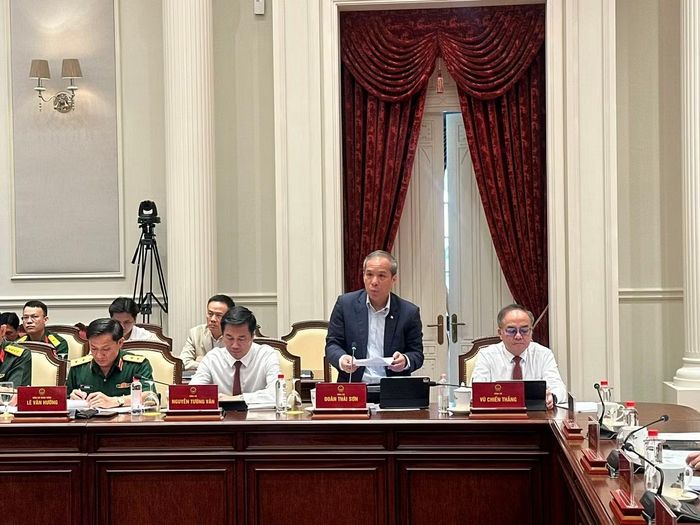 Phó Thống đốc Thường trực Ngân hàng Nhà nước Việt Nam Đoàn Thái Sơn giới thiệu những nội dung cơ bản của Luật sửa đổi, bổ sung một số điều Luật Ngân hàng Nhà nước Việt Nam, Luật Phòng, chống rửa tiền và Luật Các tổ chức tín dụng.