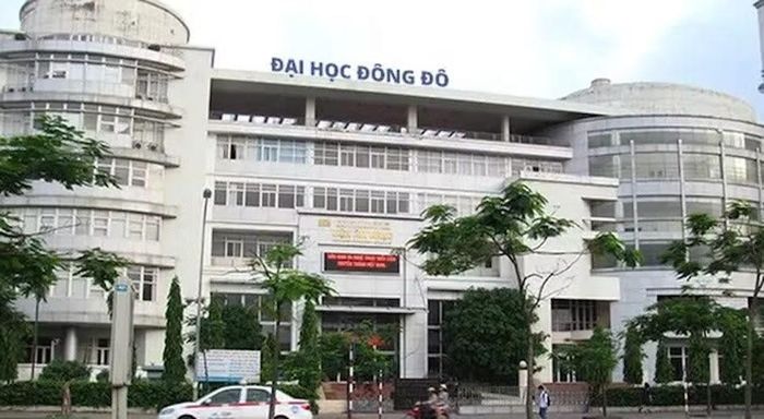 Trường Đại học dân lập Đông Đô.